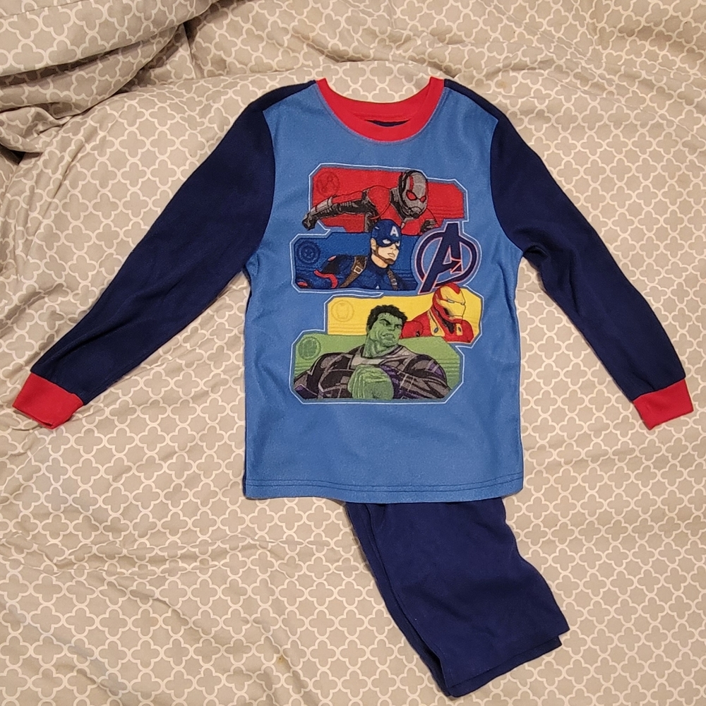 Marvel Avengers Boys’ Pajama Set 6/7 (boys)
